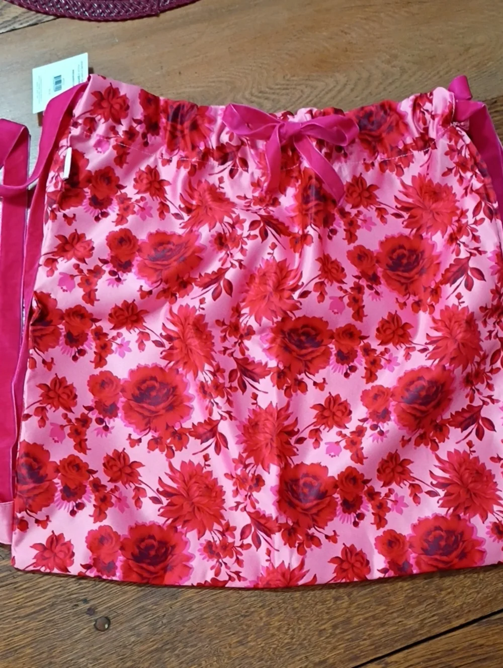 ban.do NWT Pink Satiny Drawstring Backpack with Red Floral Print